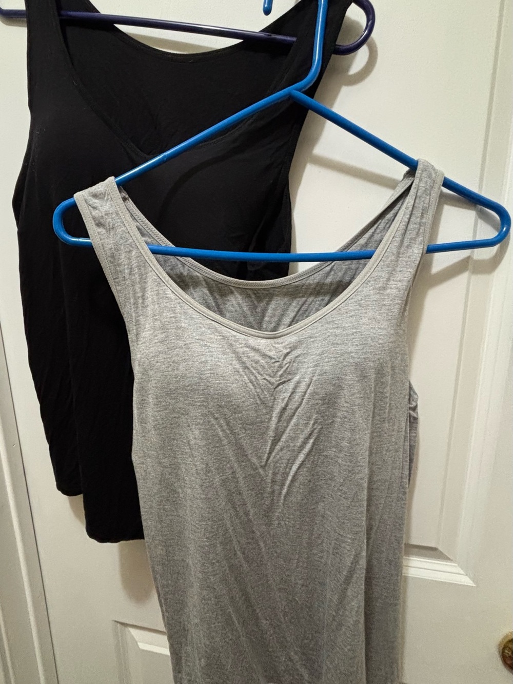 Women’s Scoop Neck Tank Top 1-Grey &1-Black